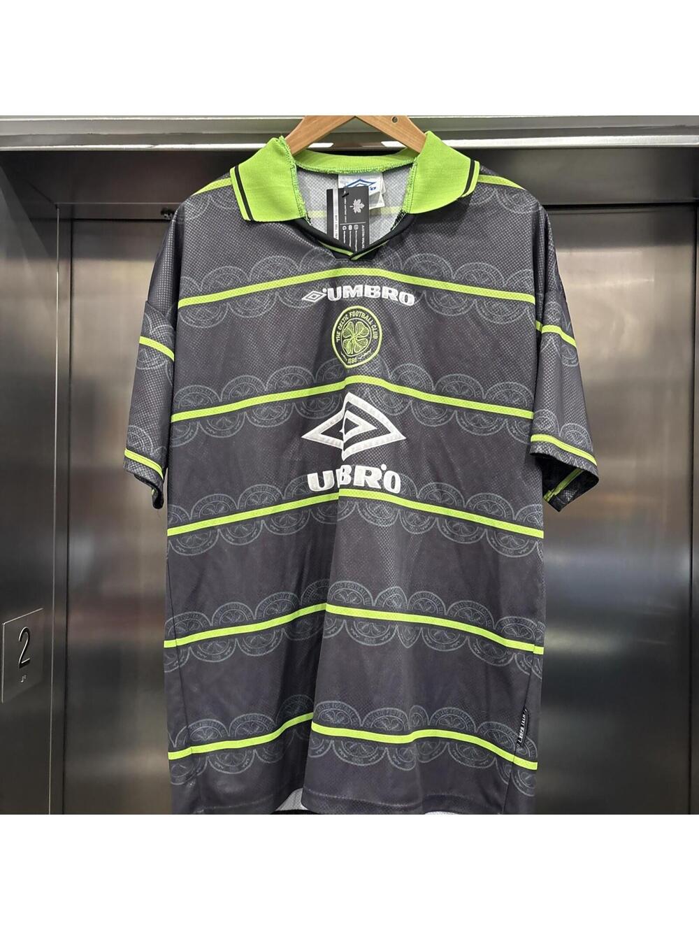 Vintage 90s Umbro celtic Soccer jersey